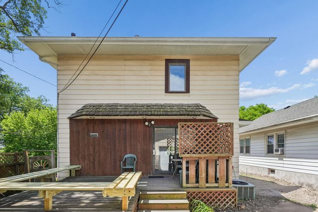 1571 34th Avenue, Moline, IL 61265