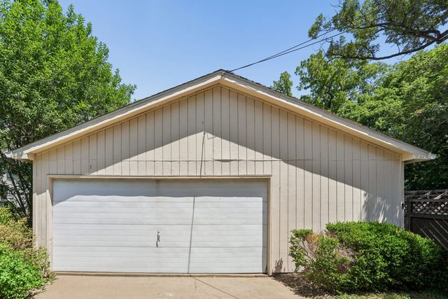 1571 34th Avenue, Moline, IL 61265