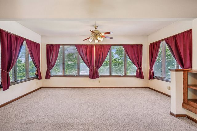 1571 34th Avenue, Moline, IL 61265
