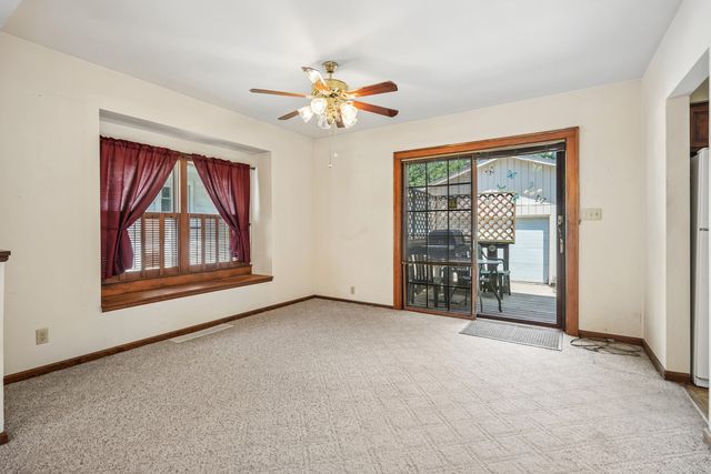 1571 34th Avenue, Moline, IL 61265