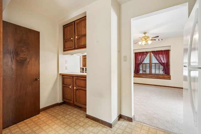 1571 34th Avenue, Moline, IL 61265