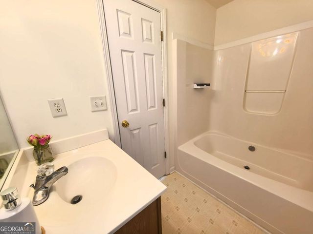 619 Kenridge Way, Suwanee, GA 30024