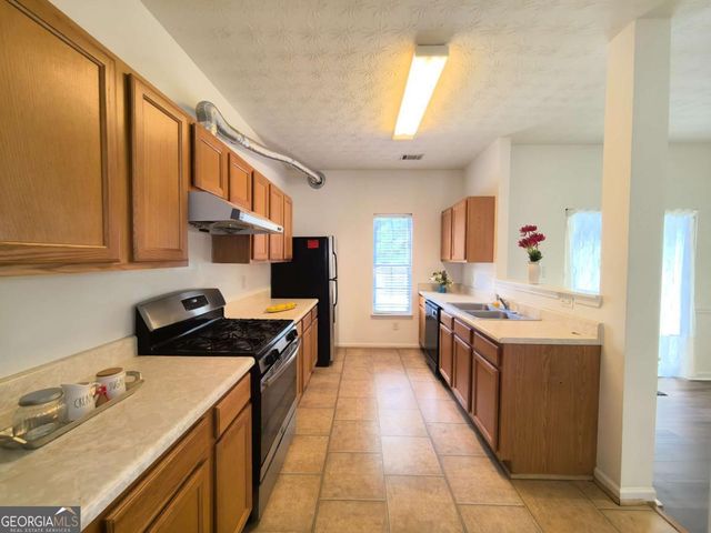 619 Kenridge Way, Suwanee, GA 30024