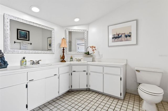 11722 CURRIE LANE F2, Largo, FL 33774