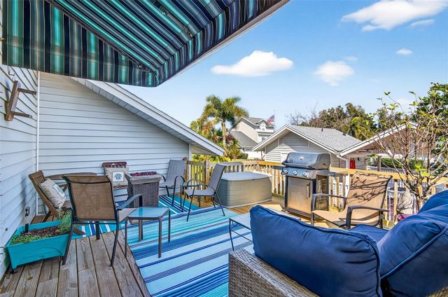 11722 CURRIE LANE F2, Largo, FL 33774