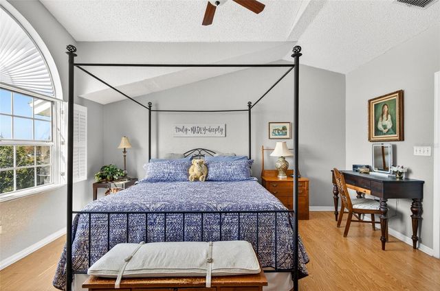 11722 CURRIE LANE F2, Largo, FL 33774