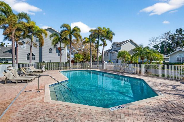 11722 CURRIE LANE F2, Largo, FL 33774