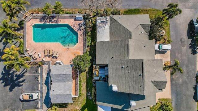 11722 CURRIE LANE F2, Largo, FL 33774