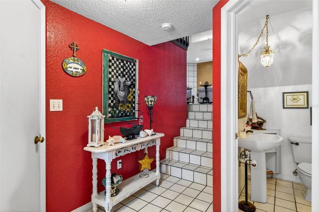 11722 CURRIE LANE F2, Largo, FL 33774