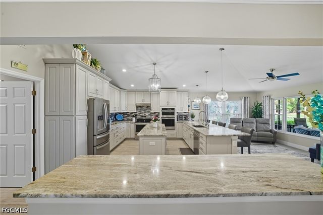 1203 N Brandywine CIR, Fort Myers, FL 33919