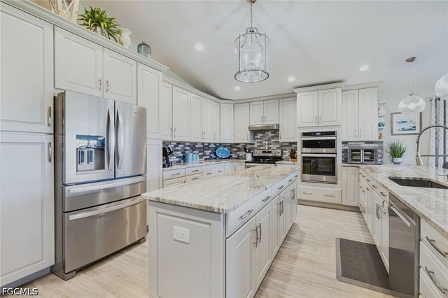 1203 N Brandywine CIR, Fort Myers, FL 33919