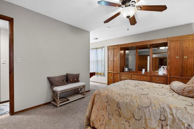 5805 Chimayo Drive NW, Albuquerque, NM 87120