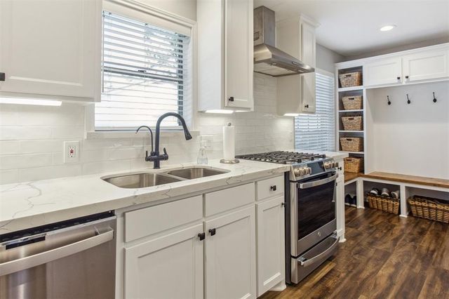 1819 Laurel Oaks Drive, Richmond, TX 77469