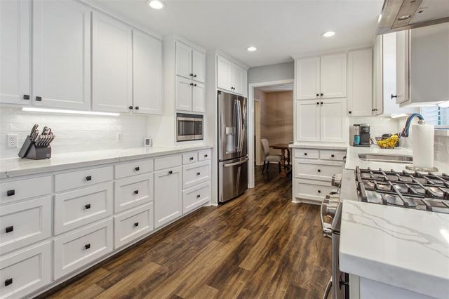 1819 Laurel Oaks Drive, Richmond, TX 77469