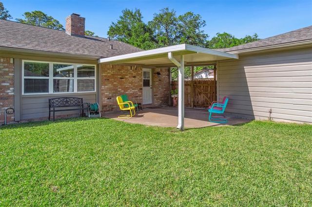 1819 Laurel Oaks Drive, Richmond, TX 77469