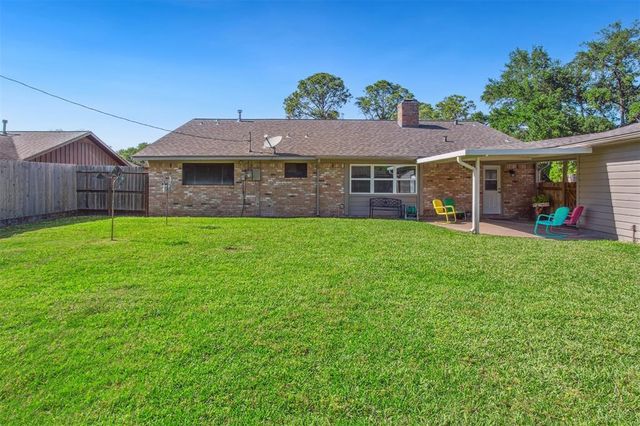1819 Laurel Oaks Drive, Richmond, TX 77469