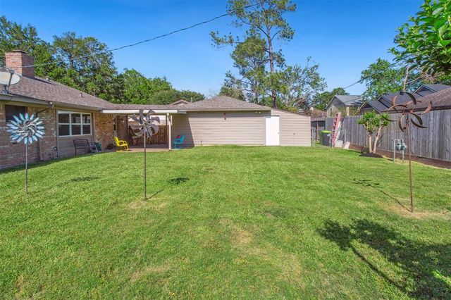 1819 Laurel Oaks Drive, Richmond, TX 77469