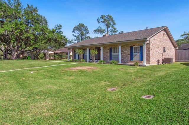 1819 Laurel Oaks Drive, Richmond, TX 77469