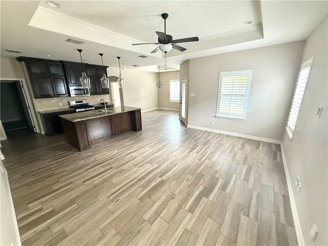 5805 Bella Di Giorno Dr, Corpus Christi, TX 78414