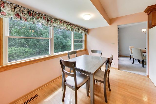 803 E Valley Lane, Arlington Heights, IL 60004