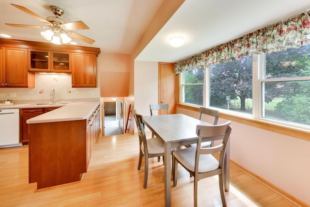 803 E Valley Lane, Arlington Heights, IL 60004