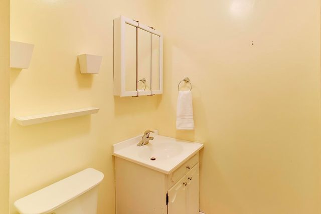 803 E Valley Lane, Arlington Heights, IL 60004
