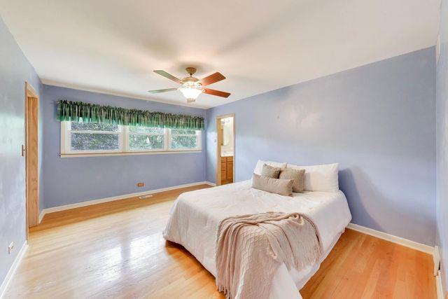 803 E Valley Lane, Arlington Heights, IL 60004