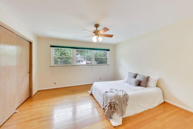 803 E Valley Lane, Arlington Heights, IL 60004