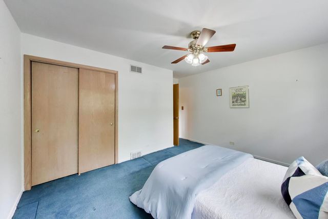 803 E Valley Lane, Arlington Heights, IL 60004