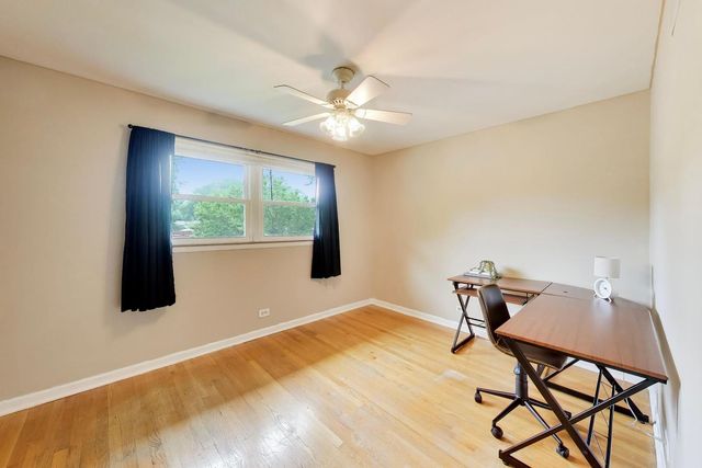803 E Valley Lane, Arlington Heights, IL 60004