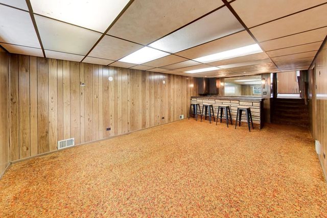 803 E Valley Lane, Arlington Heights, IL 60004