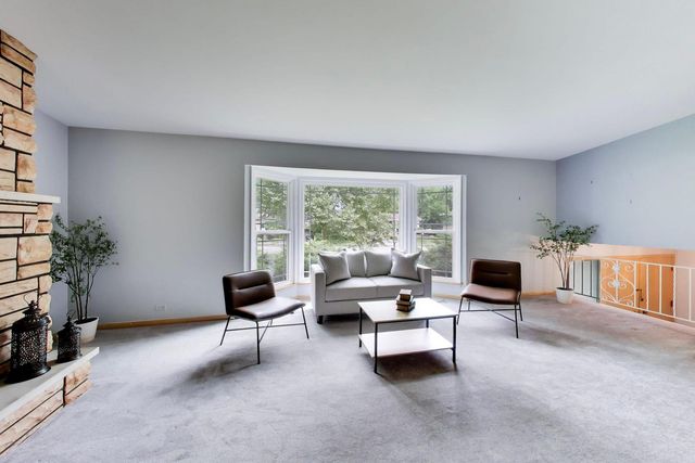 803 E Valley Lane, Arlington Heights, IL 60004