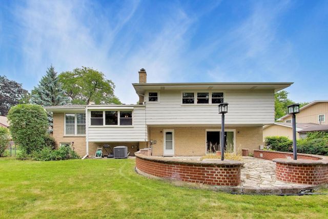 803 E Valley Lane, Arlington Heights, IL 60004