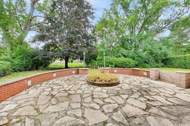 803 E Valley Lane, Arlington Heights, IL 60004