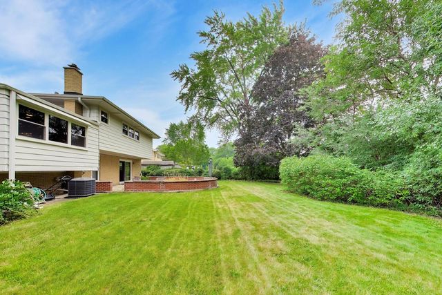 803 E Valley Lane, Arlington Heights, IL 60004