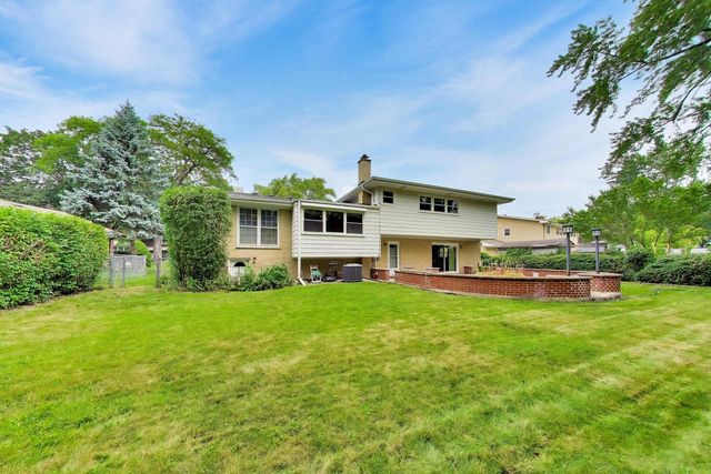 803 E Valley Lane, Arlington Heights, IL 60004