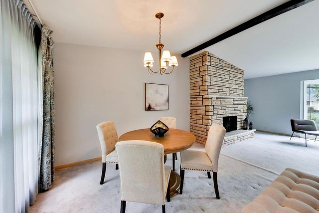 803 E Valley Lane, Arlington Heights, IL 60004