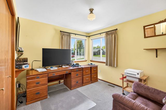 1925 S St Charles Rd, Spokane Valley, WA 99037
