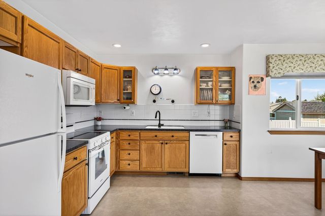 1925 S St Charles Rd, Spokane Valley, WA 99037
