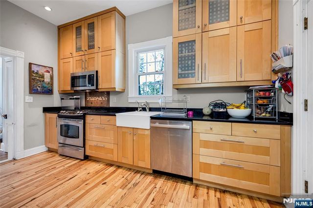 809 Park Avenue, River Edge, NJ 07661