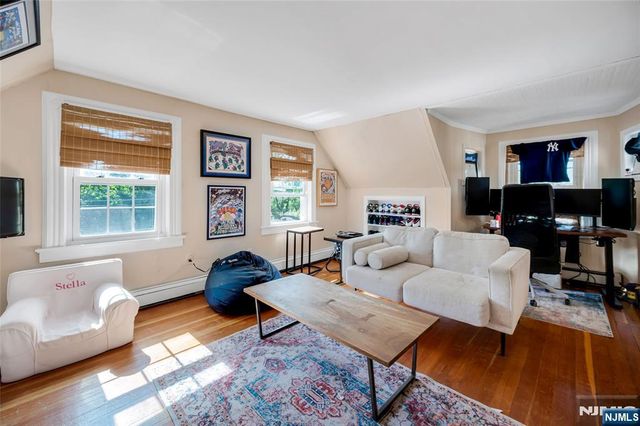 809 Park Avenue, River Edge, NJ 07661