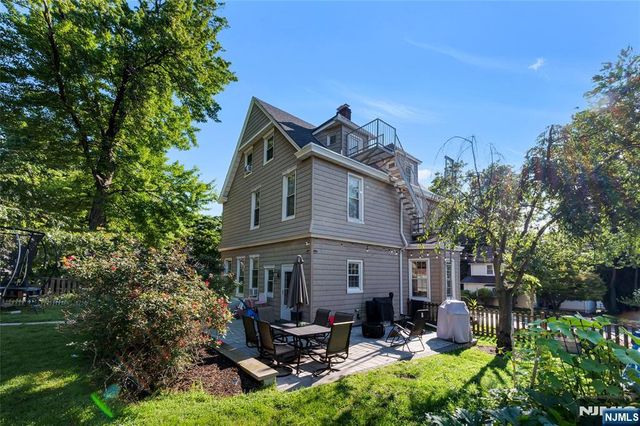 809 Park Avenue, River Edge, NJ 07661