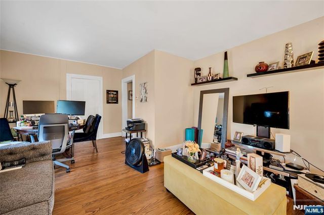809 Park Avenue, River Edge, NJ 07661