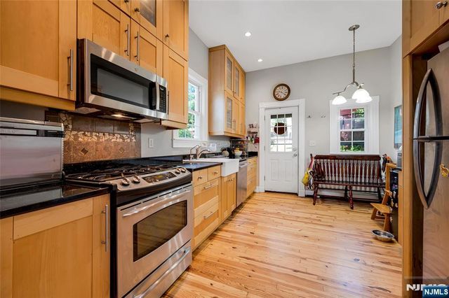 809 Park Avenue, River Edge, NJ 07661