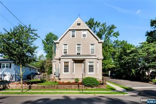 809 Park Avenue, River Edge, NJ 07661