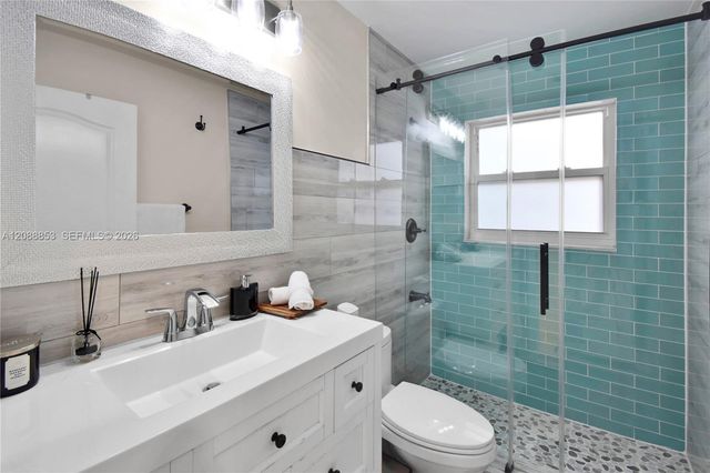 523 Stonemont Drive, Weston, FL 33326