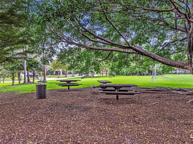 523 Stonemont Drive, Weston, FL 33326
