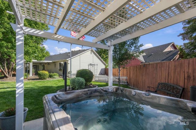 11060 W Box Canyon St, Star, ID 83669