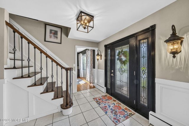4 Catlett Court, Manalapan, NJ 07726
