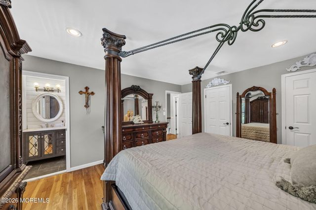 4 Catlett Court, Manalapan, NJ 07726